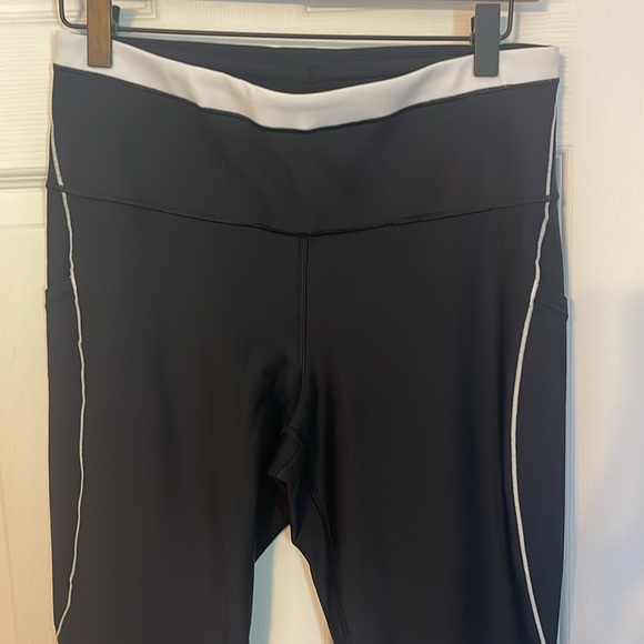 Athleta TALL Interval Stash Tipped 7/8 Tight - Picture 5 of 14